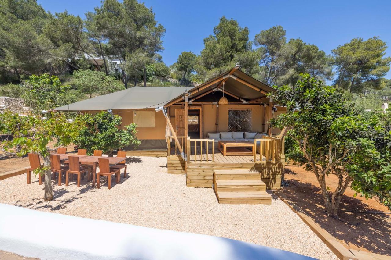 Oasis Villas Complex Cala Llonga  Exterior photo